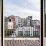 Rent 4 bedroom apartment of 55 m² in Porto