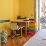 Rent a room of 180 m² in madrid