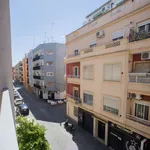 Rent a room of 110 m² in valencia