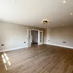 Rent 5 bedroom house in Rushmoor