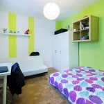 Rent a room of 160 m² in madrid