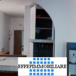 Affitto 2 camera appartamento di 65 m² in Naples