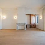 Rent 2 bedroom apartment of 136 m² in Ixelles