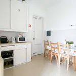 Rent a room of 210 m² in lisbon