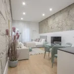 Rent 1 bedroom apartment of 40 m² in Porto