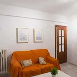 Rent a room of 80 m² in Madrid