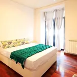 Rent a room of 185 m² in Madrid