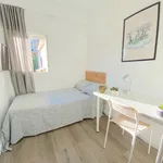 Rent 4 bedroom apartment in Seville