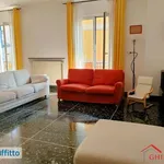 Affitto 3 camera appartamento di 120 m² in Genoa