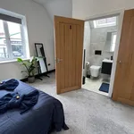 Rent 3 bedroom flat in South East England