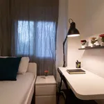 Rent a room of 120 m² in madrid