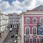 Rent 2 bedroom apartment of 105 m² in lisbon