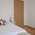 Rent a room of 240 m² in madrid