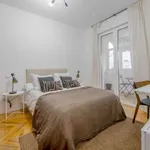 Rent a room of 180 m² in madrid