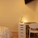 Rent a room of 117 m² in lisbon