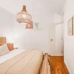 Rent 2 bedroom apartment of 65 m² in lisbon