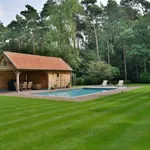 Rent 7 bedroom house of 719 m² in Kapellen