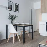 Rent 2 bedroom apartment of 65 m² in Prague