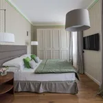 Rent 1 bedroom apartment of 60 m² in Florence