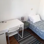 Rent 5 bedroom apartment in Porto