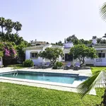 Rent 3 bedroom house of 180 m² in Marbella