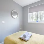 Modern Flat in Coatbridge (Has an Apartment)