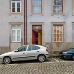 Rent 1 bedroom apartment of 40 m² in Porto