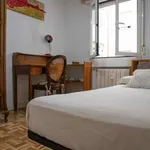 Rent a room of 80 m² in madrid