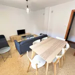 Rent a room of 125 m² in Valencia