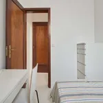 Rent a room in lisbon