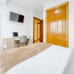 Rent a room of 150 m² in madrid