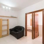 Rent 2 bedroom apartment of 60 m² in barcelona