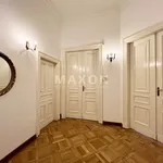 Rent 7 bedroom apartment of 197 m² in Warszawa