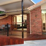 Rent 5 bedroom house in Helensvale