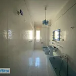 Affitto 4 camera appartamento di 127 m² in Palermo