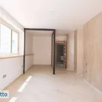 Rent 5 bedroom apartment of 250 m² in Naples