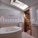 Rent 5 bedroom house of 225 m² in Rome