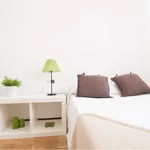 Rent a room of 180 m² in Madrid