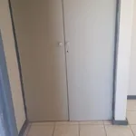 Rent 2 bedroom apartment in Roodepoort