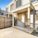 Rent 3 bedroom apartment in Caulfield North