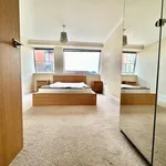 Rent 3 bedroom flat in Leeds