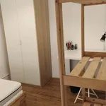 Rent a room of 100 m² in Lisboa