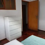 Quarto de 75 m² em Caxias