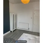 Rent 2 bedroom flat in Wales