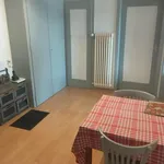 Miete 4 Schlafzimmer wohnung von 69 m² in Sainte-Croix