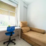 Rent a room of 120 m² in Sevilla