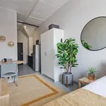 Rent 1 bedroom apartment in Johannesburg