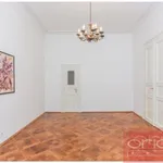 Pronajměte si 3 ložnic/e byt o rozloze 84 m² v Capital City of Prague