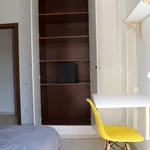 Rent a room of 140 m² in valencia