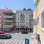 Rent a room of 100 m² in Lisboa